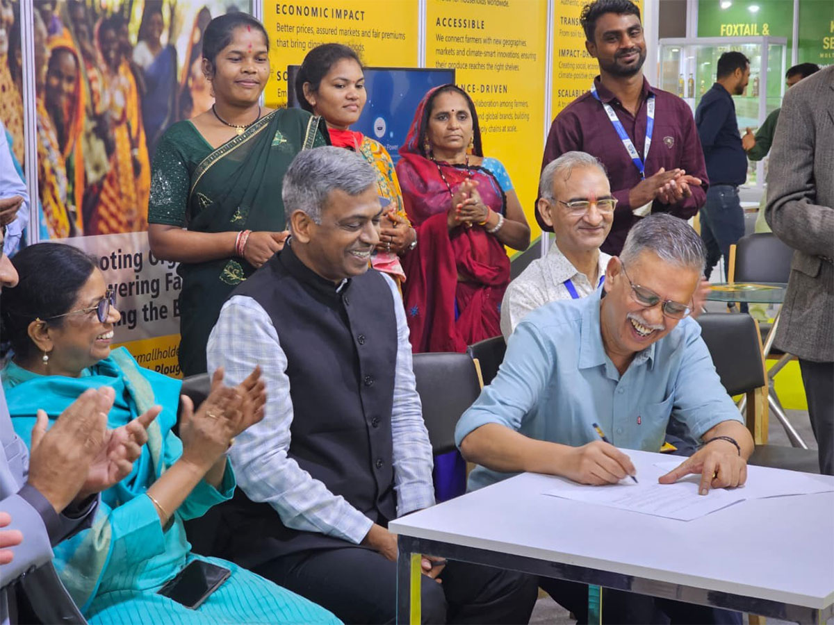 Ashis Mondal, Managing Director of PAPL (extreme right), signs the MoU in the presence of his NCOL counterpart, Vipul Mittal, and others at the India Expo Mart. Ashis Mondal, Managing Director of PAPL (extreme right), signs the MoU in the presence of his NCOL counterpart, Vipul Mittal, and others at the India Expo Mart.