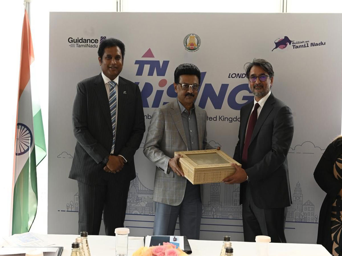 Tamil Nadu CM MK Stalin signs six MoUs in London (Photo/@mkstalin) Tamil Nadu CM MK Stalin signs six MoUs in London (Photo/@mkstalin)