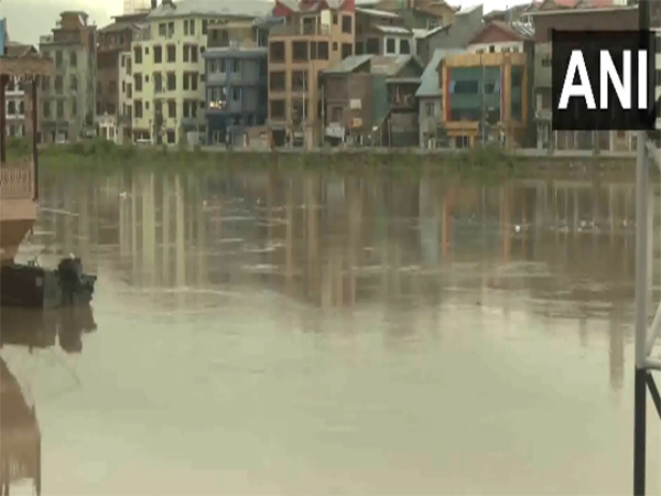 Jhelrum witnessed rise in water level (Photo/ANI) Jhelrum witnessed rise in water level (Photo/ANI)