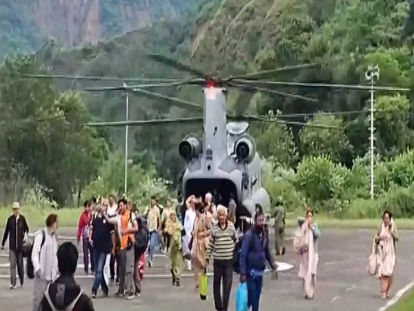 Visual of the rescue operations (Photo: ANI) Visual of the rescue operations (Photo: ANI)