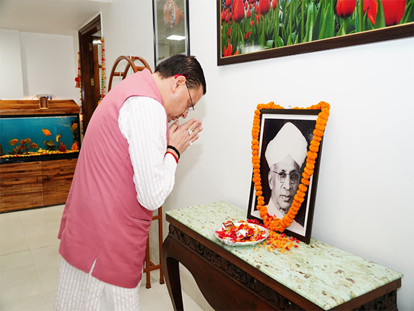 Uttarakhand Chief Minister Pushkar Singh Dhami paid tribute to Dr. Sarvepalli Radhakrishnan (Photo/ANI) Uttarakhand Chief Minister Pushkar Singh Dhami paid tribute to Dr. Sarvepalli Radhakrishnan (Photo/ANI)