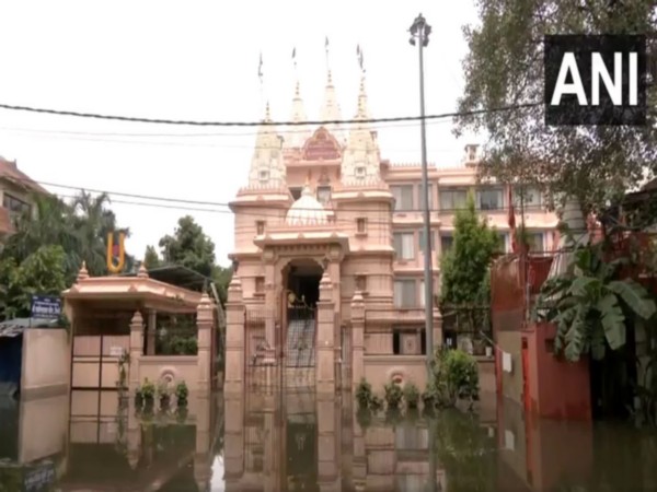Overflowing Yamuna enters Shree Swaminarayan Mandir in Civil Lines (Photo/ANI) Overflowing Yamuna enters Shree Swaminarayan Mandir in Civil Lines (Photo/ANI)
