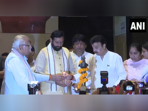 Haryana CM Saini along with Union Minister Manohar Lal Khattar performs bhoomi pujan of Gurugram Metro Rail. (Photo/ANI) Haryana CM Saini along with Union Minister Manohar Lal Khattar performs bhoomi pujan of Gurugram Metro Rail. (Photo/ANI)