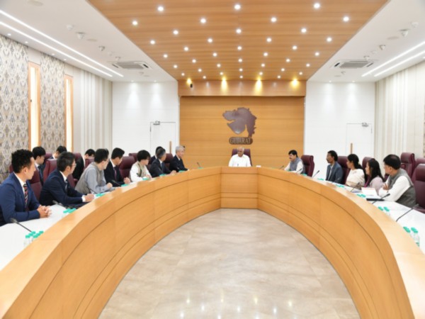Chief Minister Bhupendra Patel with the JICA, led by Vice Governor of Iwate Prefecture (Photo/X/@Bhupendrapbjp) Chief Minister Bhupendra Patel with the JICA, led by Vice Governor of Iwate Prefecture (Photo/X/@Bhupendrapbjp)