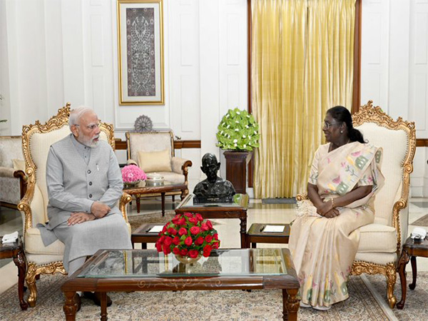 PM Modi met President Murmu on Saturday (Photo/X/@rashtrapatibhvn) PM Modi met President Murmu on Saturday (Photo/X/@rashtrapatibhvn)