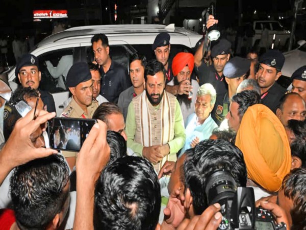 Haryana CM Nayab Singh Saini meets flood-affected people (Photo/@NayabSainiBJP) Haryana CM Nayab Singh Saini meets flood-affected people (Photo/@NayabSainiBJP)