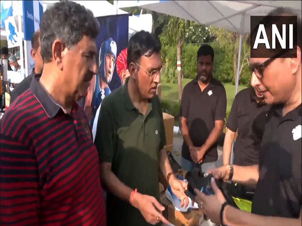 Union Minister Mansukh Mandaviya visits 'Garv se Swadeshi' stalls during 'Fit India' cycle rally in Delhi's Dhyan Chand Stadium. (Photo/ANI) Union Minister Mansukh Mandaviya visits 'Garv se Swadeshi' stalls during 'Fit India' cycle rally in Delhi's Dhyan Chand Stadium. (Photo/ANI)