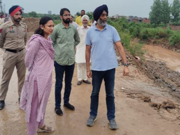 Komal Mittal, Deputy Commissioner (DC) of S.A.S. Nagar (Image Source/X/dcmohali) Komal Mittal, Deputy Commissioner (DC) of S.A.S. Nagar (Image Source/X/dcmohali)