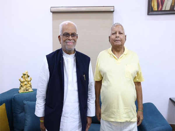 Justice B Sudarshan Reddy with Lalu Yadav (Photo/@amitmalviya) Justice B Sudarshan Reddy with Lalu Yadav (Photo/@amitmalviya)