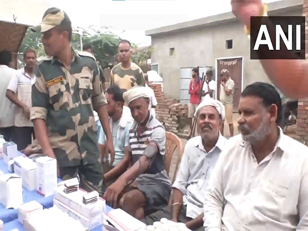BSF organises medical camp in flood-hit area of Fazilka district (Photo/ANI) BSF organises medical camp in flood-hit area of Fazilka district (Photo/ANI)