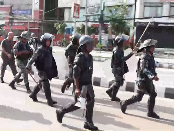 Security tightened as protesters flout curfew (Photo/ANI) Security tightened as protesters flout curfew (Photo/ANI)