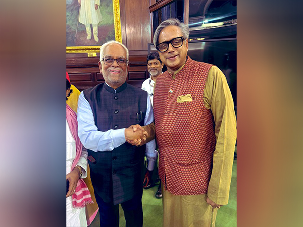 Congress MP Shashi Tharoor with Justice B. Sudershan Reddy (Photo: x/@ShashiTharoor) Congress MP Shashi Tharoor with Justice B. Sudershan Reddy (Photo: x/@ShashiTharoor)