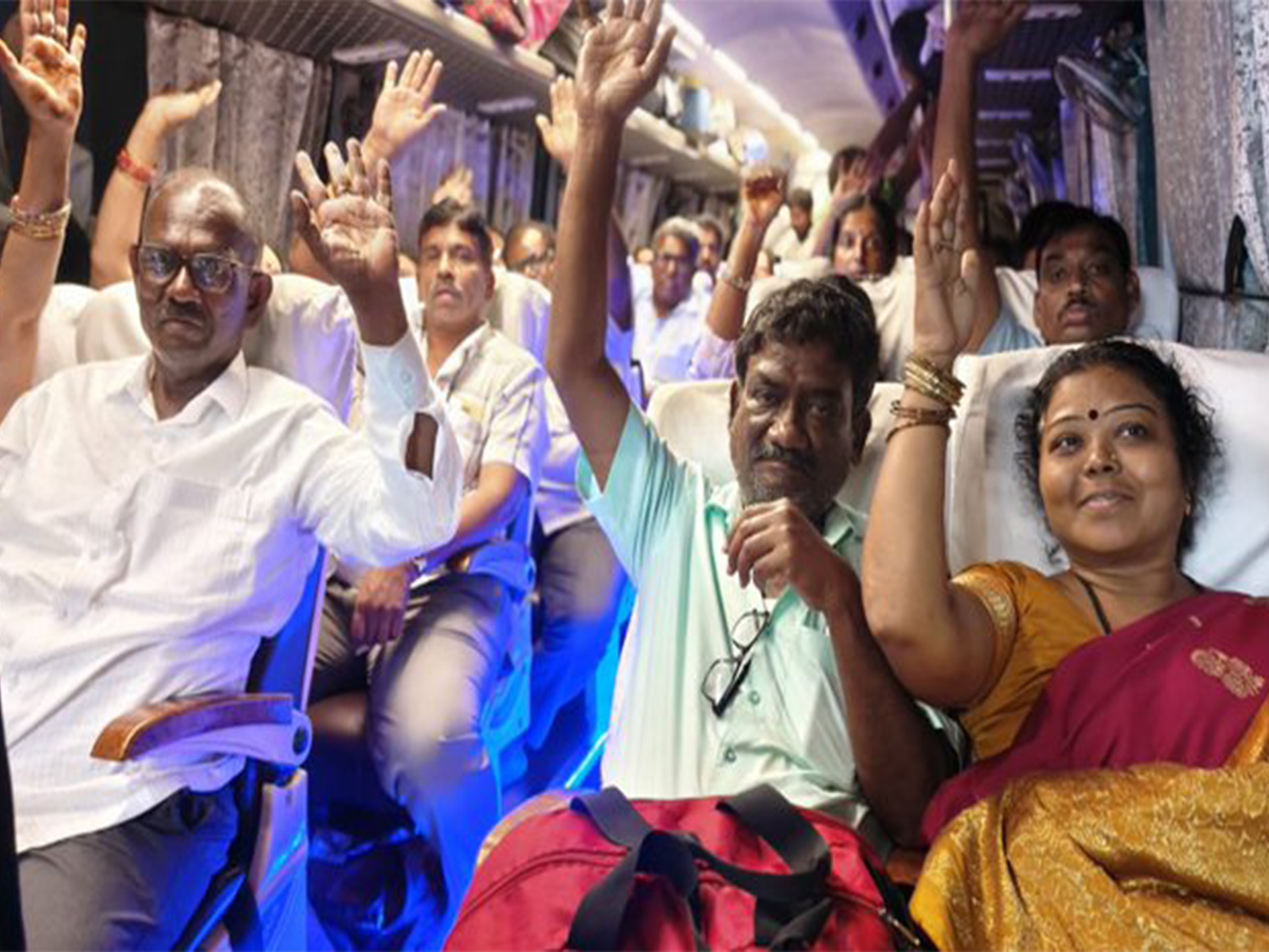 22 Telugu citizens return to India via Bihar (Photo/@naralokesh) 22 Telugu citizens return to India via Bihar (Photo/@naralokesh)