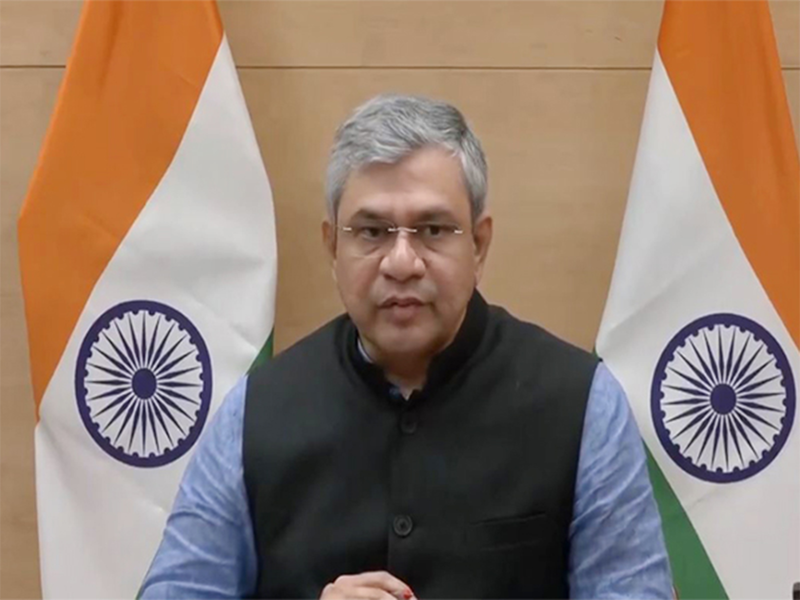 Union Minister Ashwini Vaishnaw announces parcel services between Kashmir and Delhi (Photo/ANI) Union Minister Ashwini Vaishnaw announces parcel services between Kashmir and Delhi (Photo/ANI)