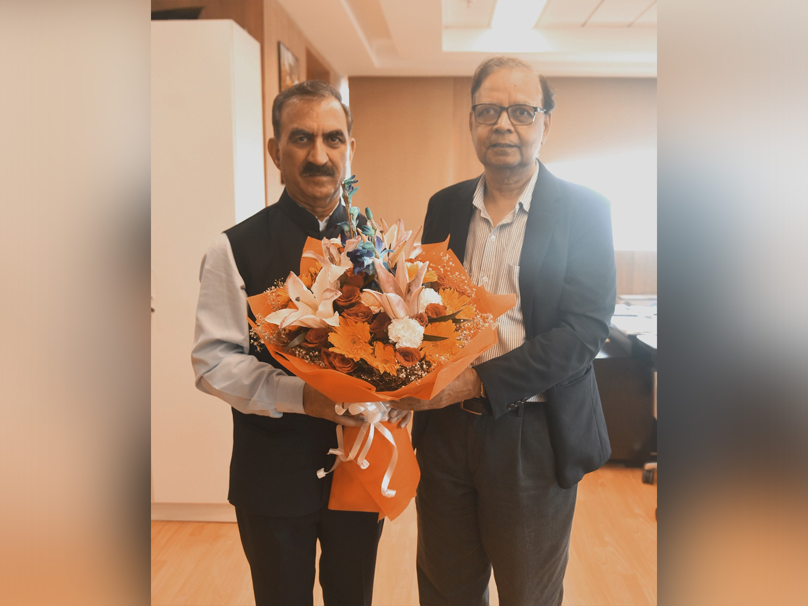 Himachal CM Sukhu meets 16th Finance Commission Chairman Arvind Panagariya in New Delhi (Photo/CMO) Himachal CM Sukhu meets 16th Finance Commission Chairman Arvind Panagariya in New Delhi (Photo/CMO)