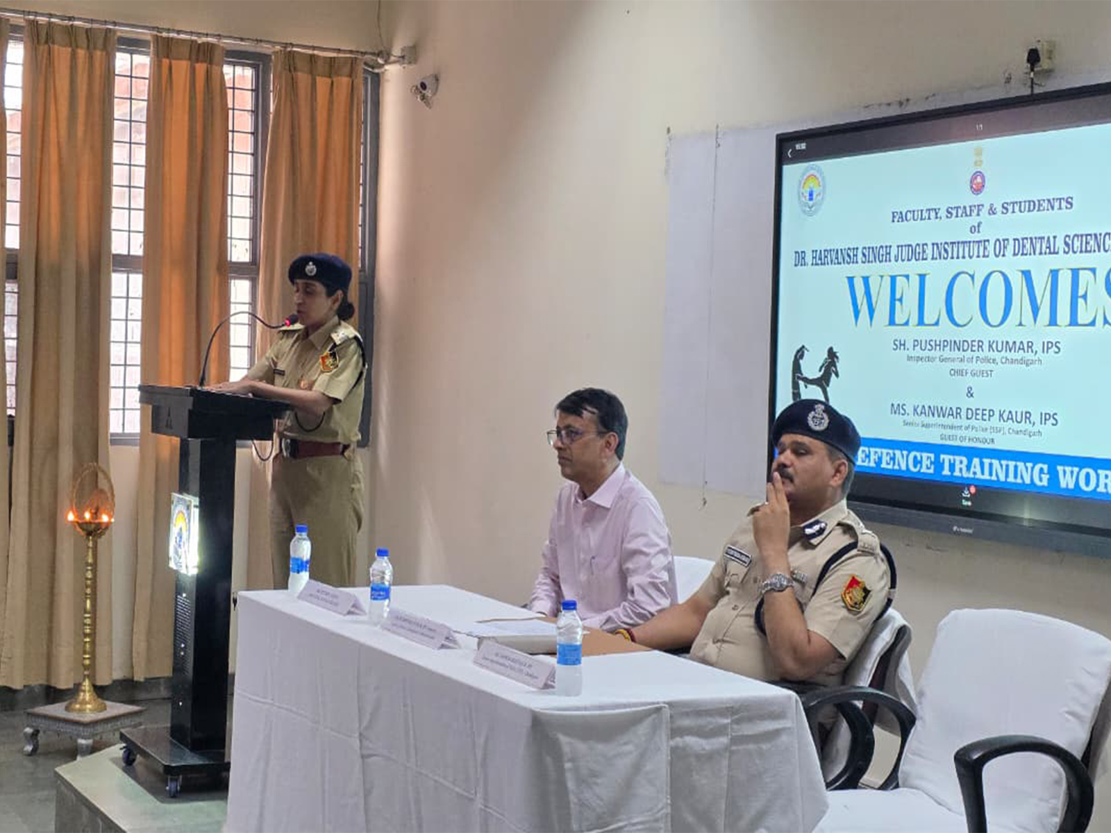 Chandigarh Police team inaugurates three-week Self-Defence Training Programme at PU. (Photo/ANI) Chandigarh Police team inaugurates three-week Self-Defence Training Programme at PU. (Photo/ANI)
