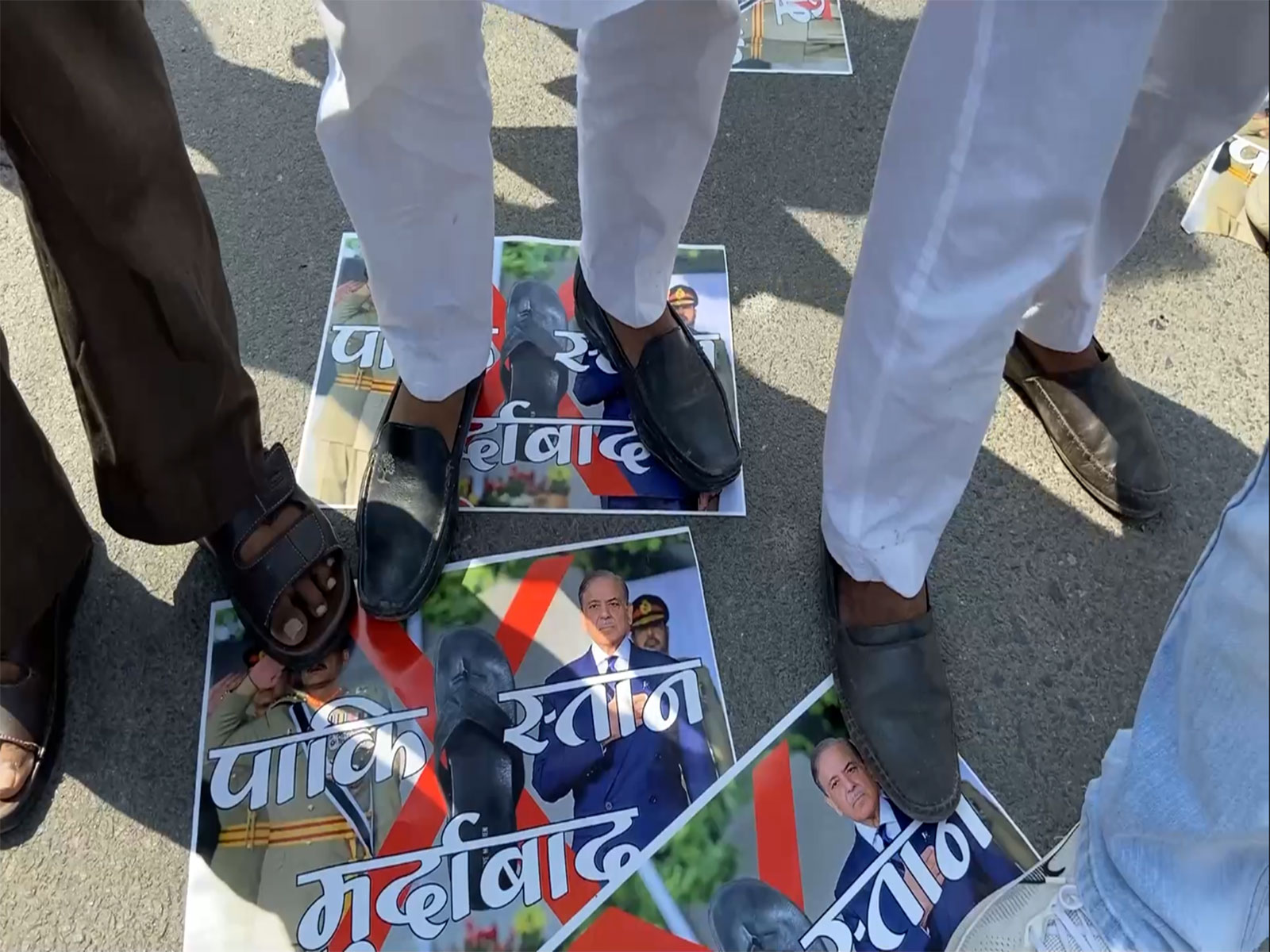 AIMIM workers protests agaist India-Pakistan Asia Cup match (Photo/ANI) AIMIM workers protests agaist India-Pakistan Asia Cup match (Photo/ANI)