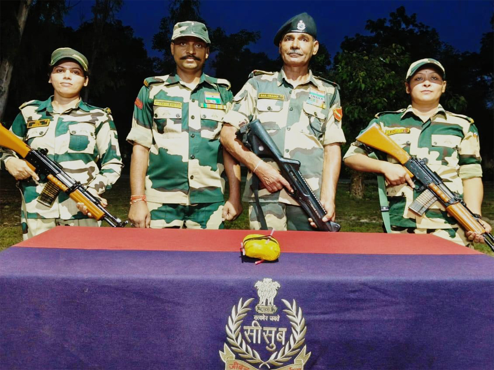 BSF with seized heroin along Punjab border (Photo/BSFPunjab) BSF with seized heroin along Punjab border (Photo/BSFPunjab)