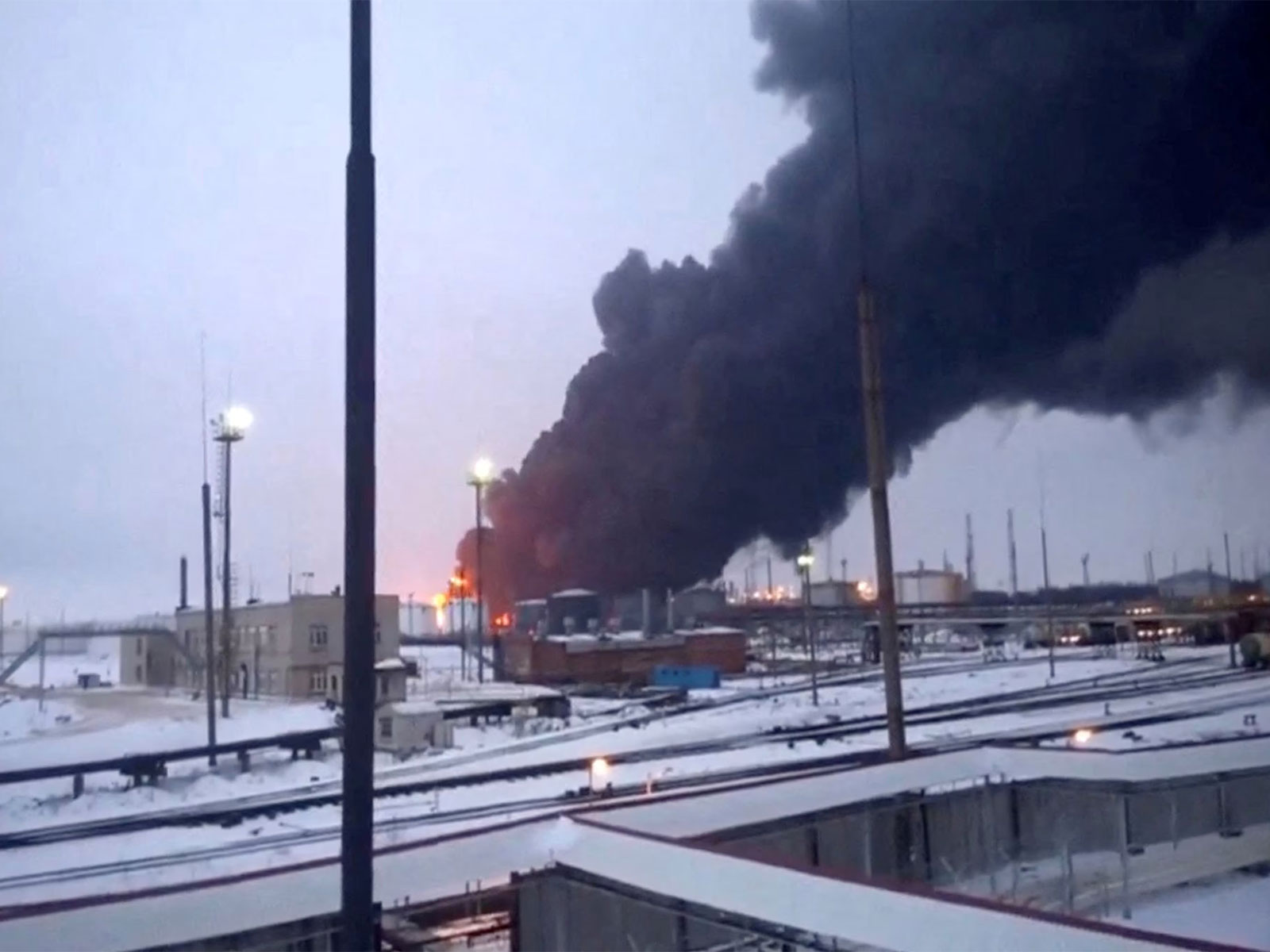 Smoke rises following a Ukrainian SBU drone strike on a refinery in Ryazan, Russia, amid ongoing conflict (File Photo/Reuters) Smoke rises following a Ukrainian SBU drone strike on a refinery in Ryazan, Russia, amid ongoing conflict (File Photo/Reuters)