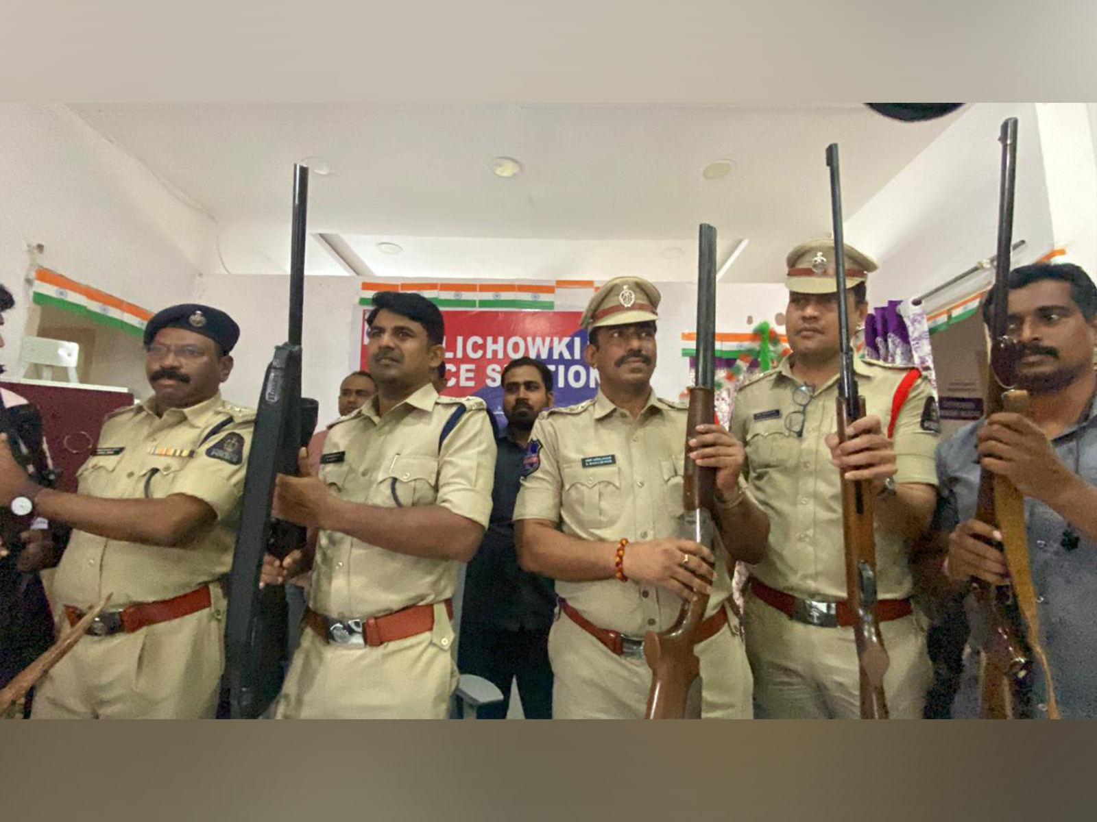 Hyderabad police (Photo/ANI) Hyderabad police (Photo/ANI)