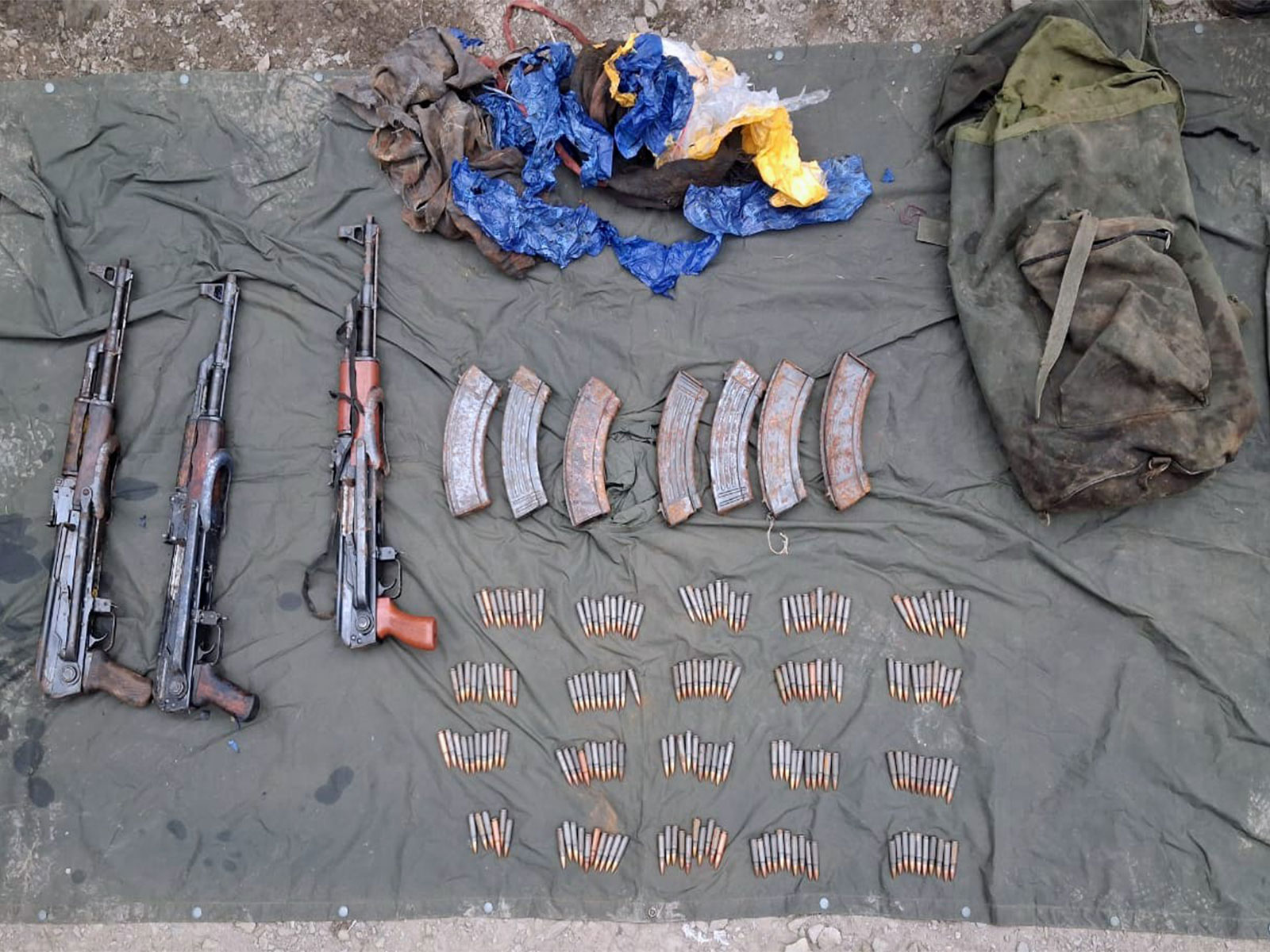 Recovered weapon in Poonch (Photo/X:@igp_jammu) Recovered weapon in Poonch (Photo/X:@igp_jammu)