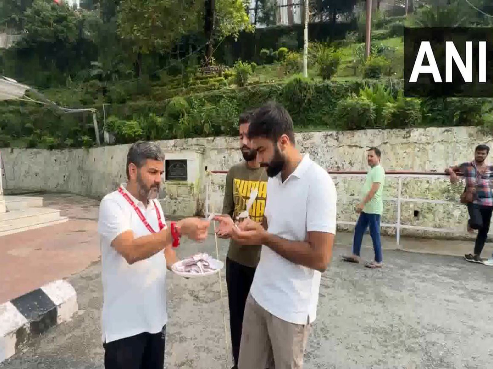 Shri Mata Vaishno Devi Shrine Board distributes prasad (Photo/ANI) Shri Mata Vaishno Devi Shrine Board distributes prasad (Photo/ANI)