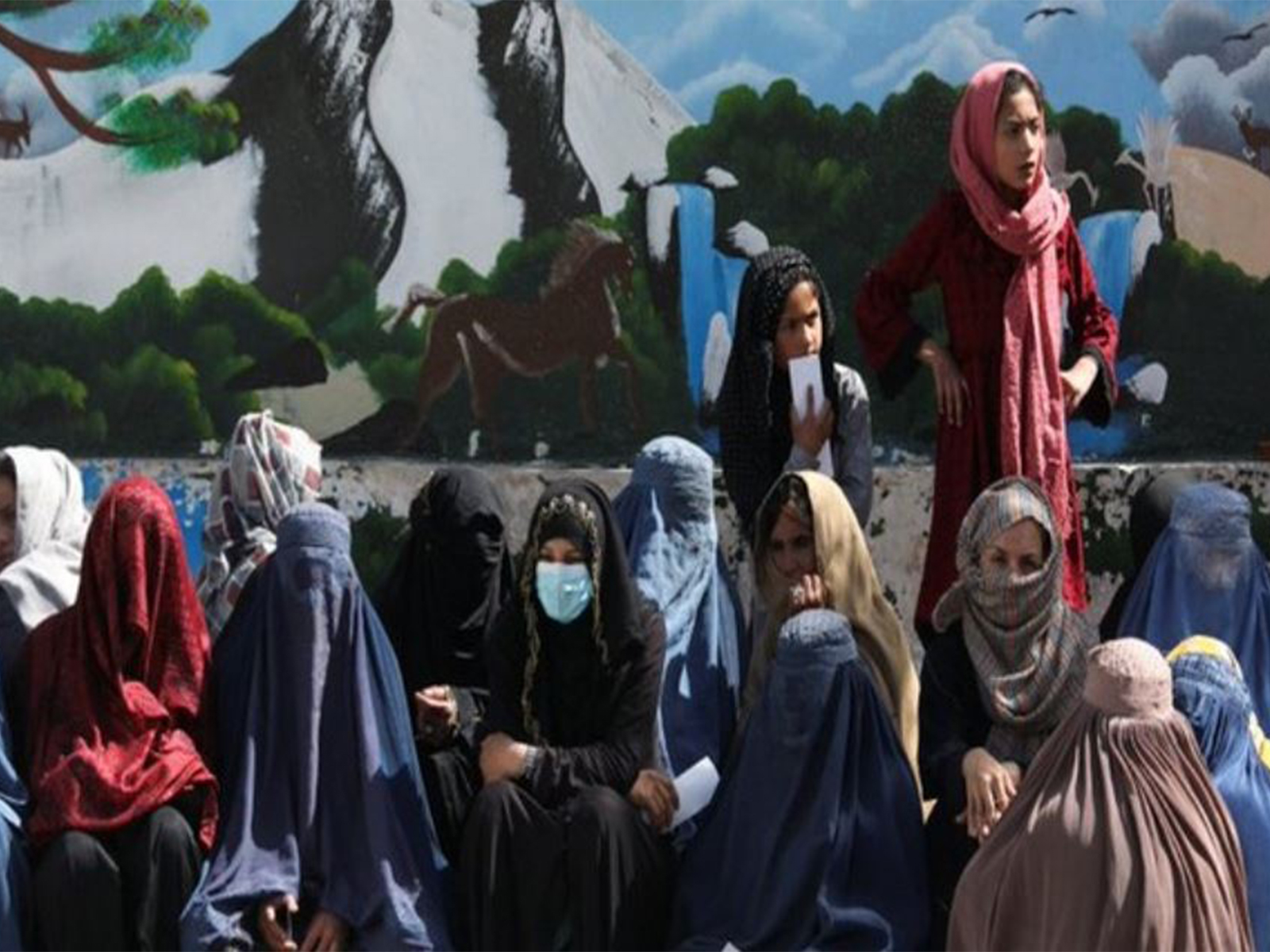 Women aid workers in Afghanistan face restrictions, disrupting UNHCR operations and assistance for returning refugees (File Photo/Reuters) Women aid workers in Afghanistan face restrictions, disrupting UNHCR operations and assistance for returning refugees (File Photo/Reuters)