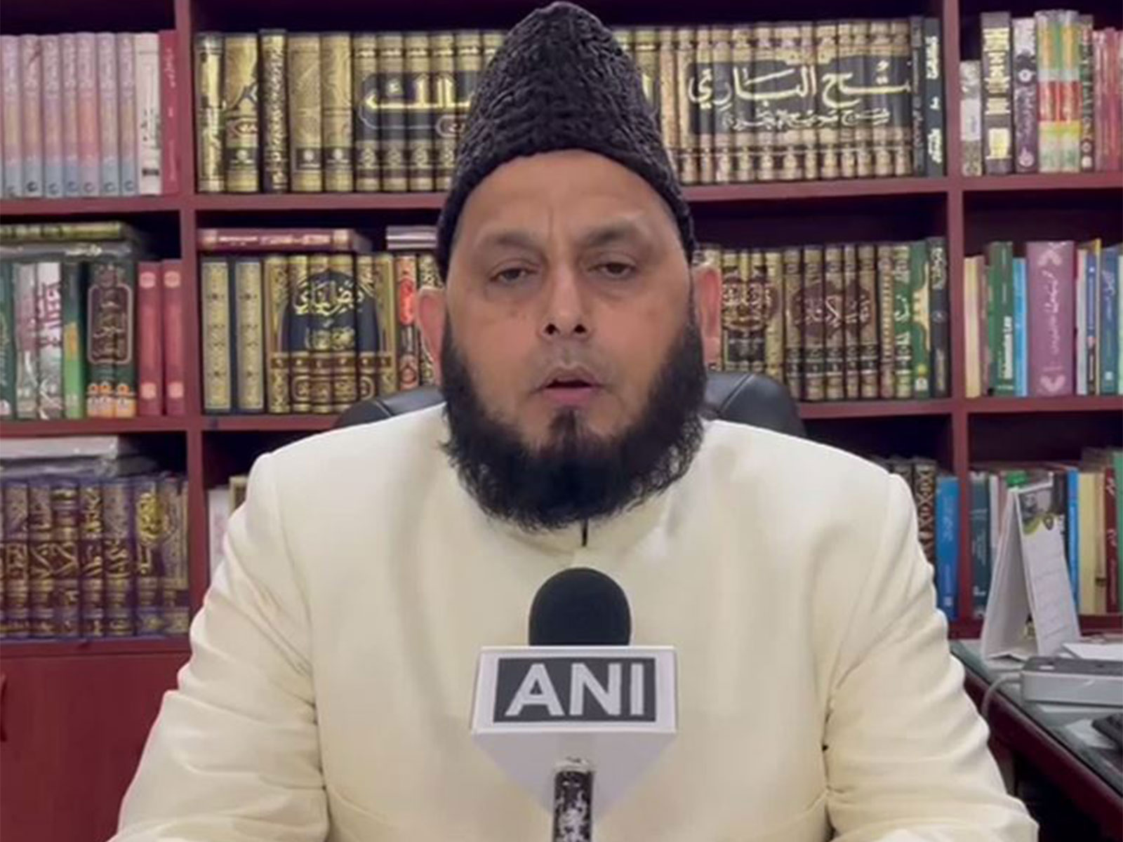 AIMPLB member Maulana Khalid Rasheed Farangi Mahali (Photo/ANI) AIMPLB member Maulana Khalid Rasheed Farangi Mahali (Photo/ANI)