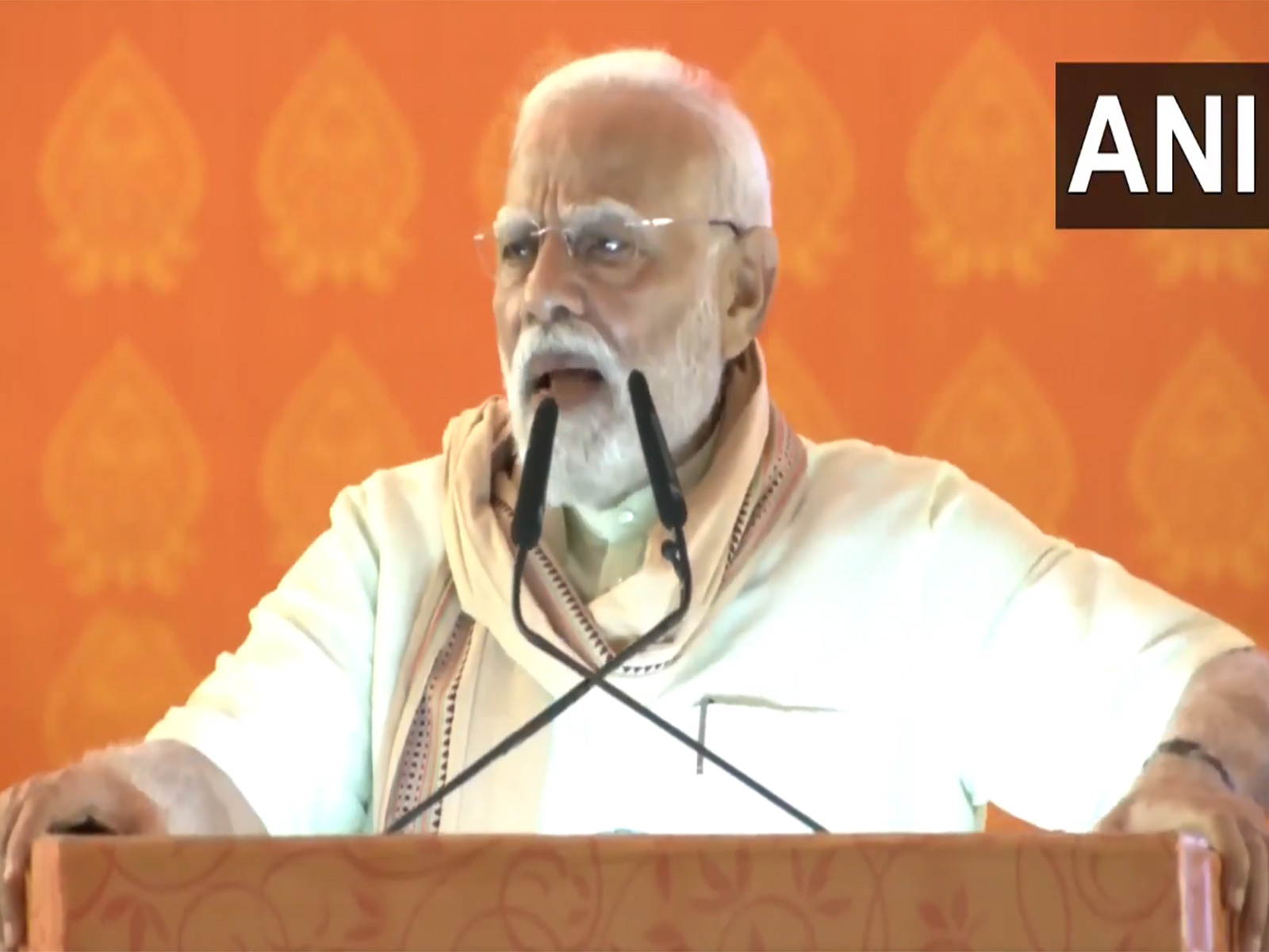 PM Modi targets Cong, RJD over infiltrators in Bihar (Photo/ANI) PM Modi targets Cong, RJD over infiltrators in Bihar (Photo/ANI)