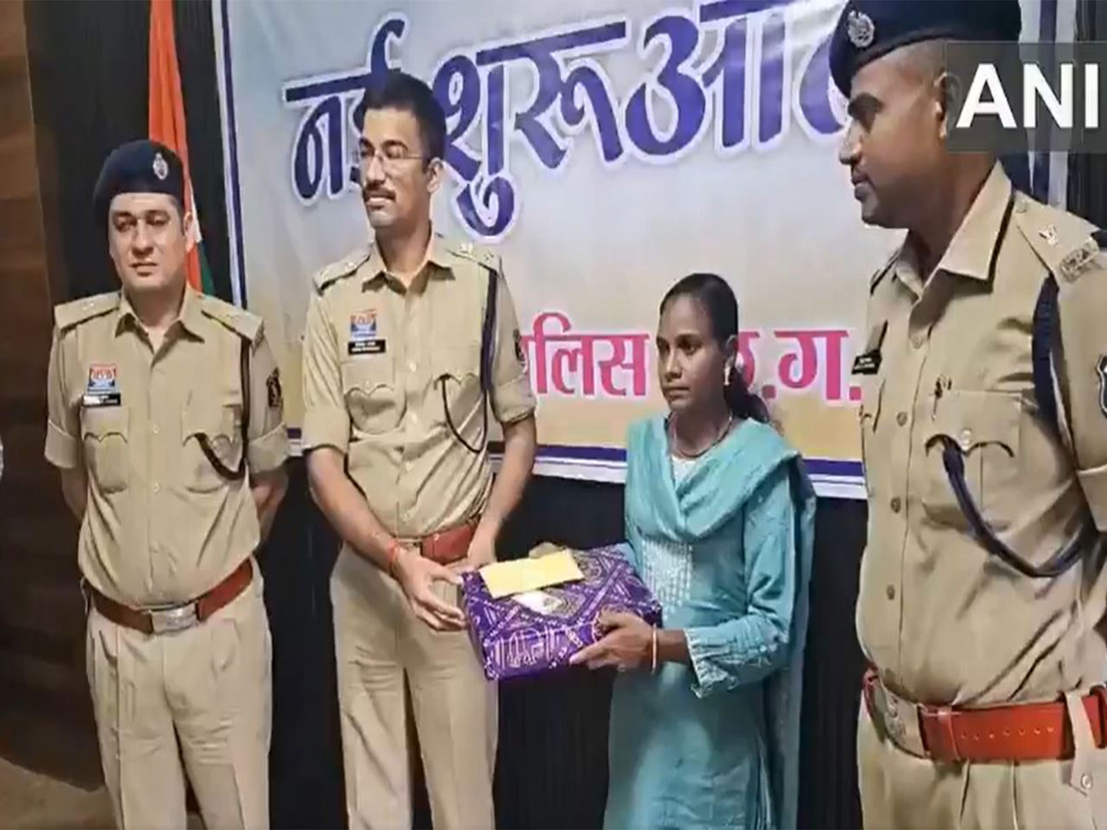 Jansi, a naxalite for over 20 years surrenders in Gariaband, Chhattisgarh (Photo/ANI) Jansi, a naxalite for over 20 years surrenders in Gariaband, Chhattisgarh (Photo/ANI)
