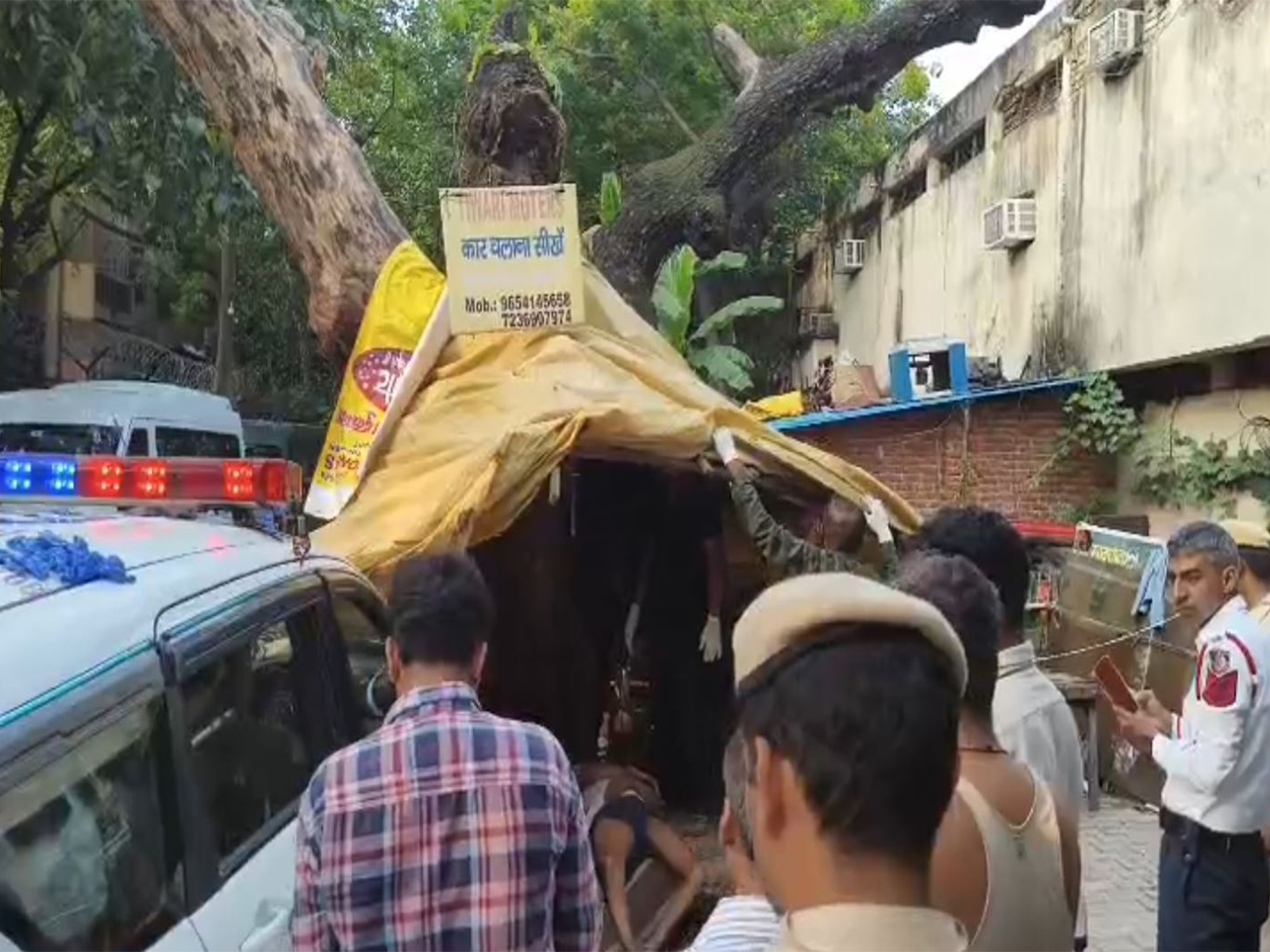 Scenes at the Mandir Marg Thana (Photo/ANI) Scenes at the Mandir Marg Thana (Photo/ANI)