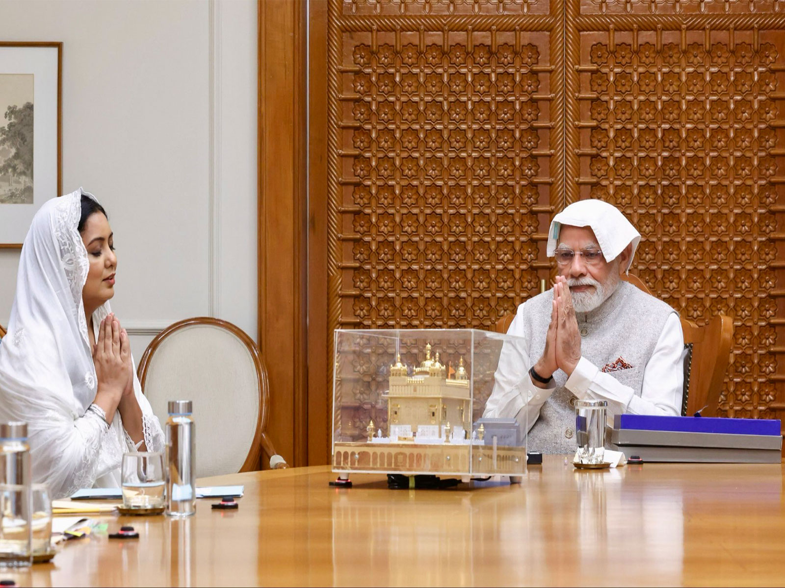 Singer Harshdeep Kaur, PM Modi (Photo/X@HarshdeepKaur) Singer Harshdeep Kaur, PM Modi (Photo/X@HarshdeepKaur)
