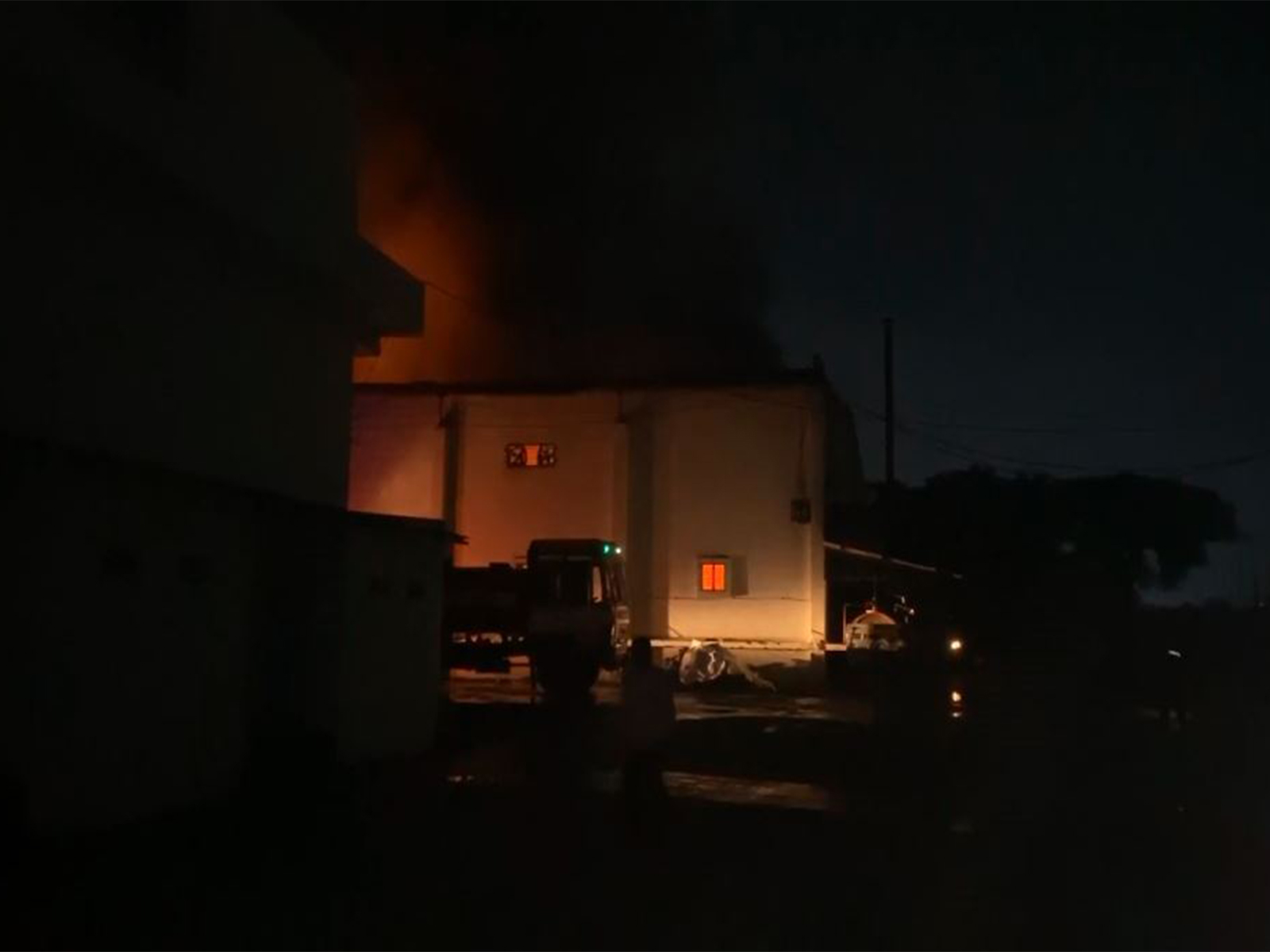 Fire breaks out in 3 factories at Palda Industrial area (Photo/ANI) Fire breaks out in 3 factories at Palda Industrial area (Photo/ANI)