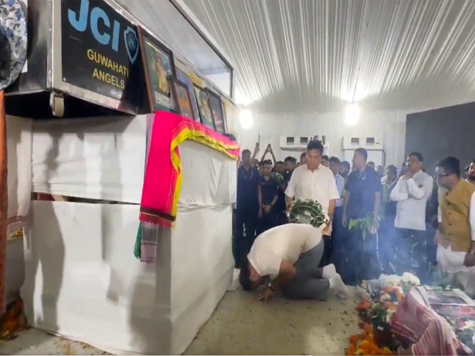 Assam CM Himanta Biswa Sarma offered his tribute to Assam's popular singer Zubeen (Photo/ANI) Assam CM Himanta Biswa Sarma offered his tribute to Assam's popular singer Zubeen (Photo/ANI)