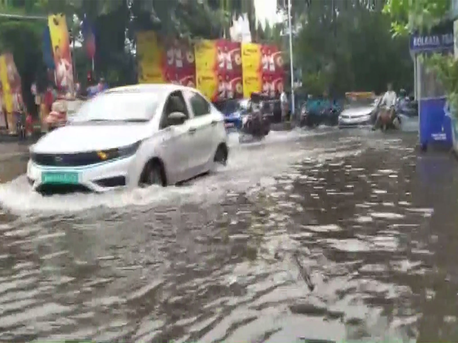 Waterlogging after Heavy rainfall in Kolkata (Photo/ANI) Waterlogging after Heavy rainfall in Kolkata (Photo/ANI)