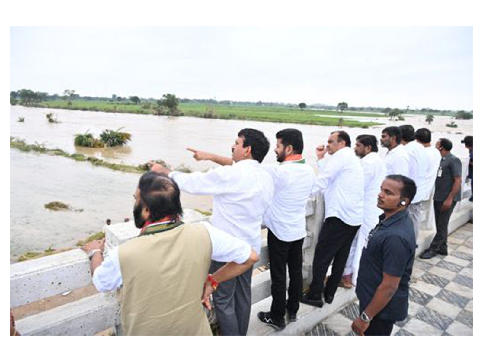 Telangana ministers Ponguleti Srinivas Reddy and Thumnala Nageshwar Rao inspect project site (Photo: DIPR/Telangana)