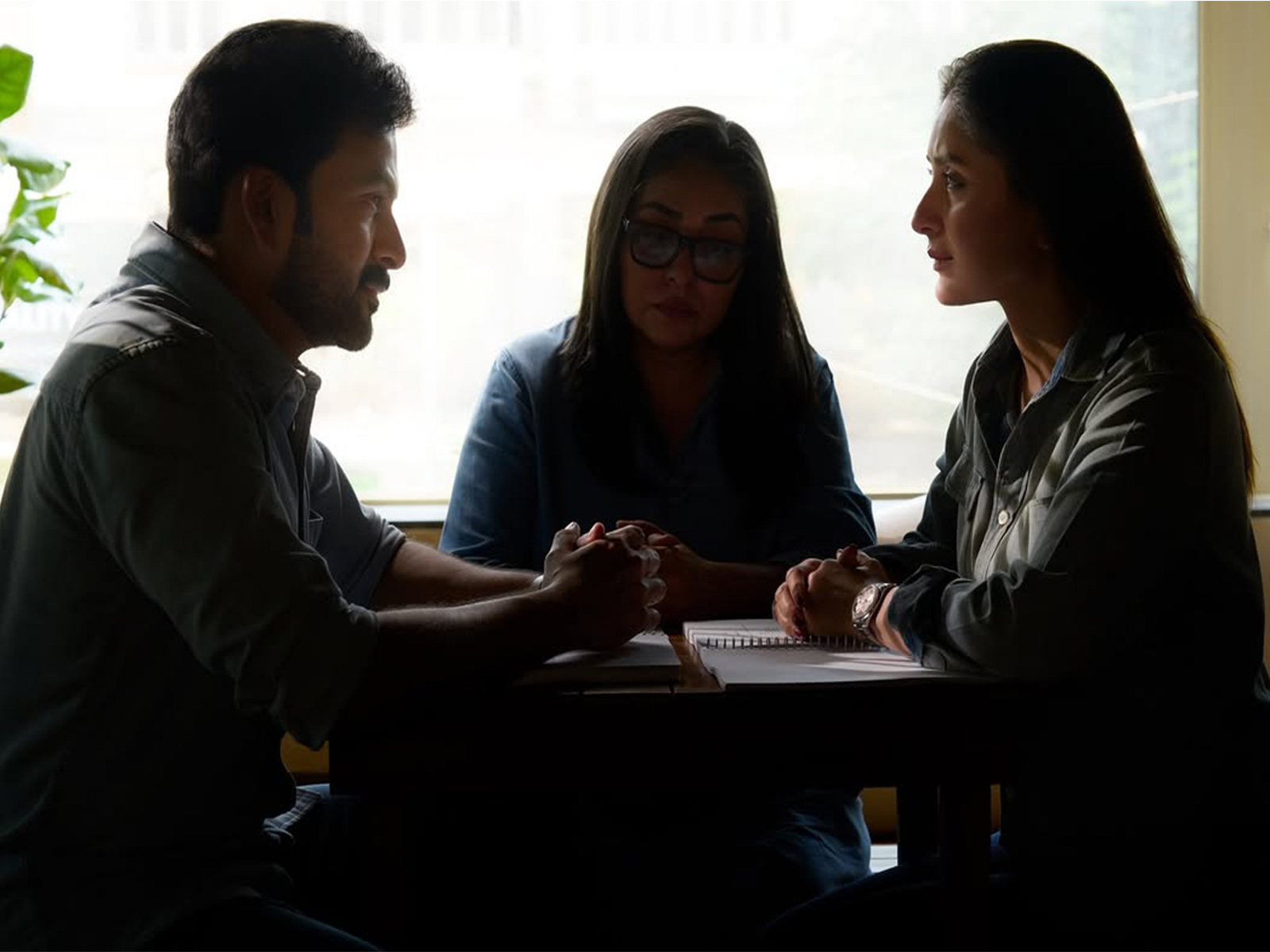 Kareena Kapoor, Prithviraj, Meghna Gulzar (Photo/Instagram@kareenakapoorkhan) Kareena Kapoor, Prithviraj, Meghna Gulzar (Photo/Instagram@kareenakapoorkhan)