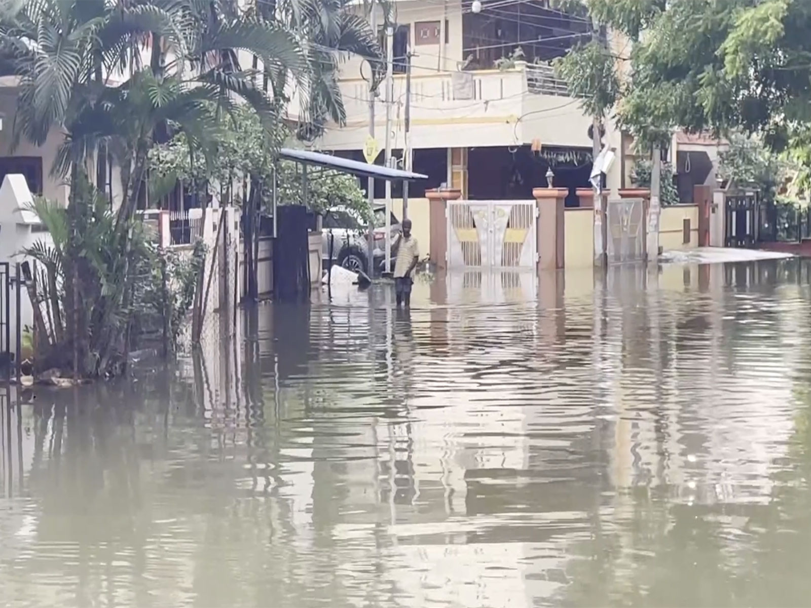 Heavy rain causes waterlogging in Mithila Nagar Colony in Rangareddy (Photp/ANI) Heavy rain causes waterlogging in Mithila Nagar Colony in Rangareddy (Photp/ANI)