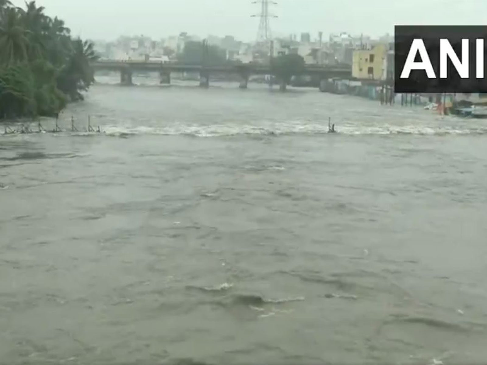 Heavy rains in Hyderabad lead to overflowing Musi River (Photo/ANI) Heavy rains in Hyderabad lead to overflowing Musi River (Photo/ANI)