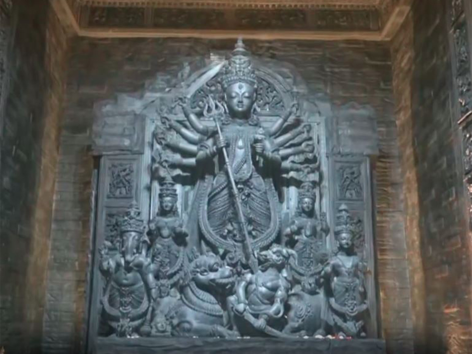 Tridhara Akalbodhan Durga Pandal (Photo: ANI) Tridhara Akalbodhan Durga Pandal (Photo: ANI)