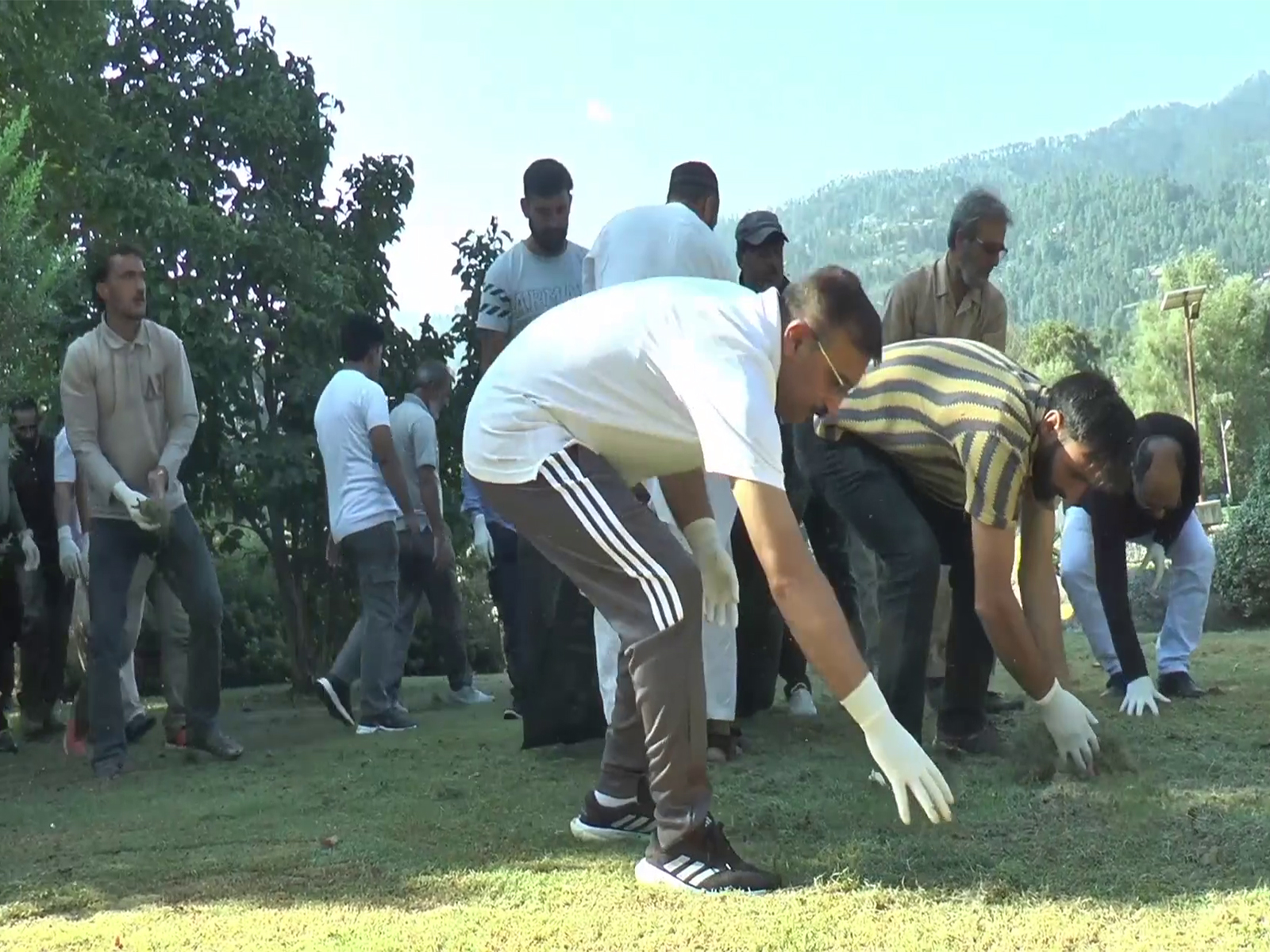 J-K: Bhaderwah Development Authority organises cleanliness drive at Lake View Resort (Photo/ANI)
