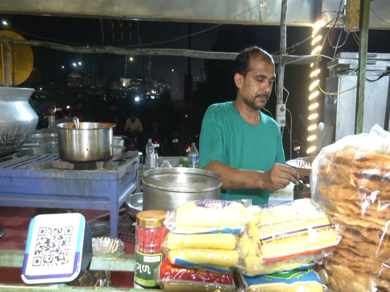 Gujarat government allows food stalls to remain open till early morning during Navratri (Image source/ANI) Gujarat government allows food stalls to remain open till early morning during Navratri (Image source/ANI)