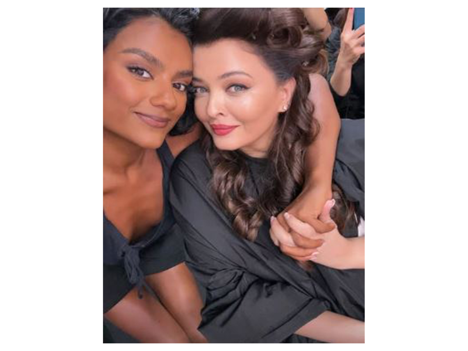 Simone Ashley, Aishwarya Rai Bachchan (Photo/instagram/@simoneashley) Simone Ashley, Aishwarya Rai Bachchan (Photo/instagram/@simoneashley)