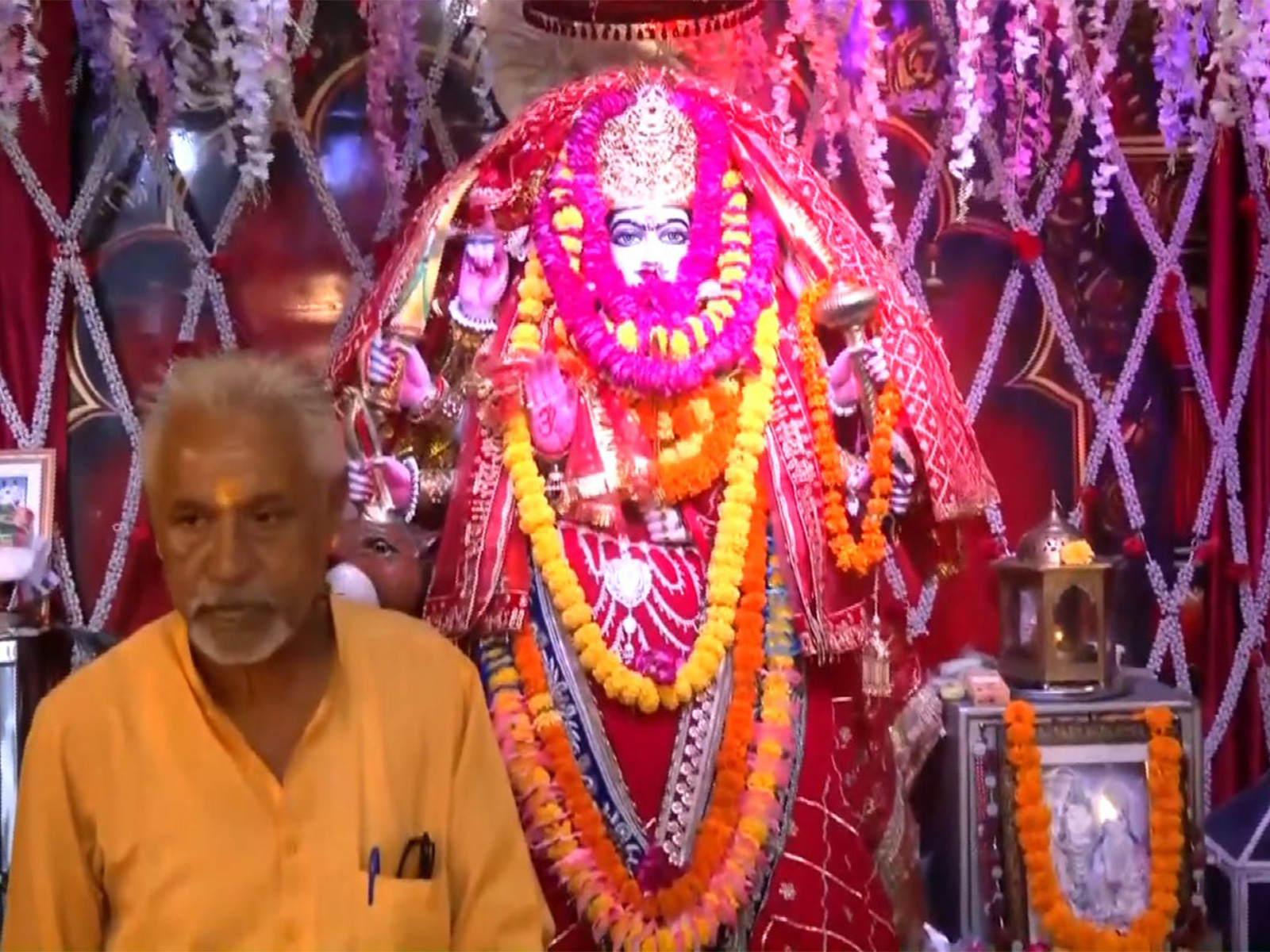 Devotees throng Jaipur’s Vaishno Devi temple on Maha Ashtami to worship Goddess Mahagauri (Photo/ANI) Devotees throng Jaipur’s Vaishno Devi temple on Maha Ashtami to worship Goddess Mahagauri (Photo/ANI)