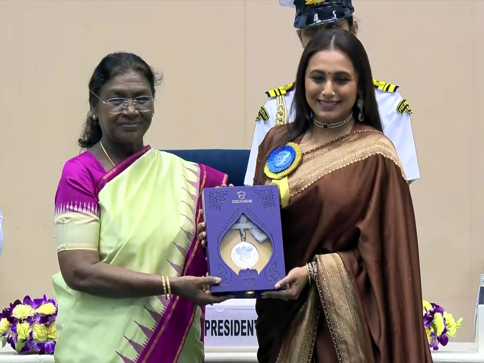 President Droupadi Murmu and Rani Mukerji (Photo: DD) President Droupadi Murmu and Rani Mukerji (Photo: DD)