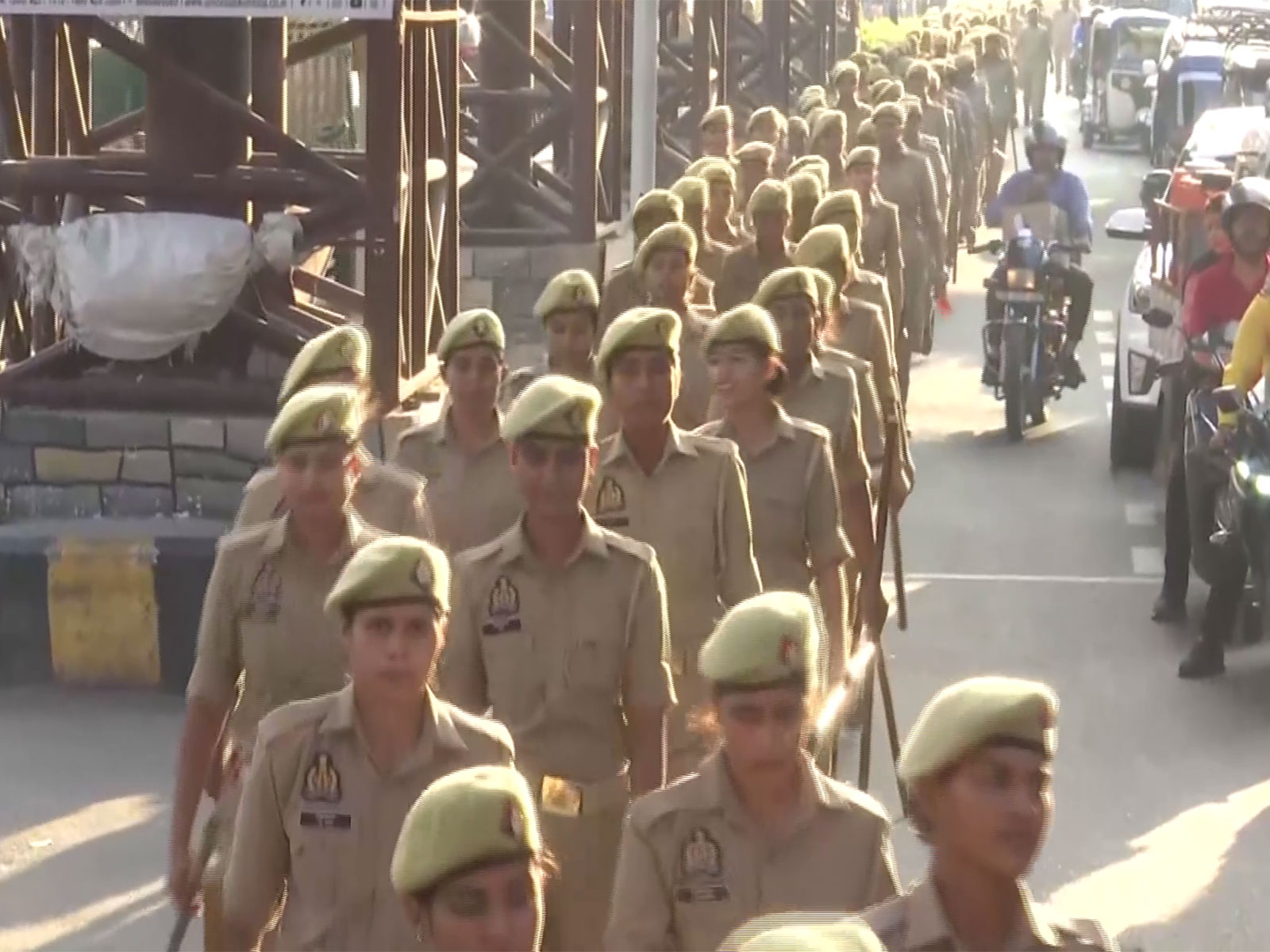 Bareilly Police conducts flag march (Photo/ANI) Bareilly Police conducts flag march (Photo/ANI)