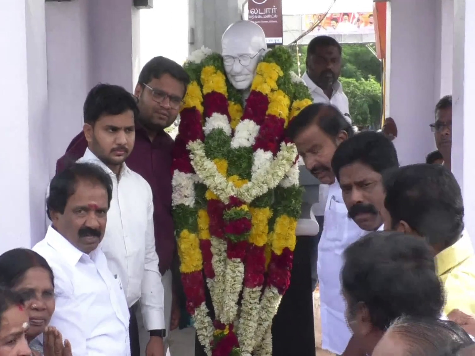 Tamil Nadu minister KN Nehru pays tribute to Mahatma Gandhi. (Photo/ANI) Tamil Nadu minister KN Nehru pays tribute to Mahatma Gandhi. (Photo/ANI)