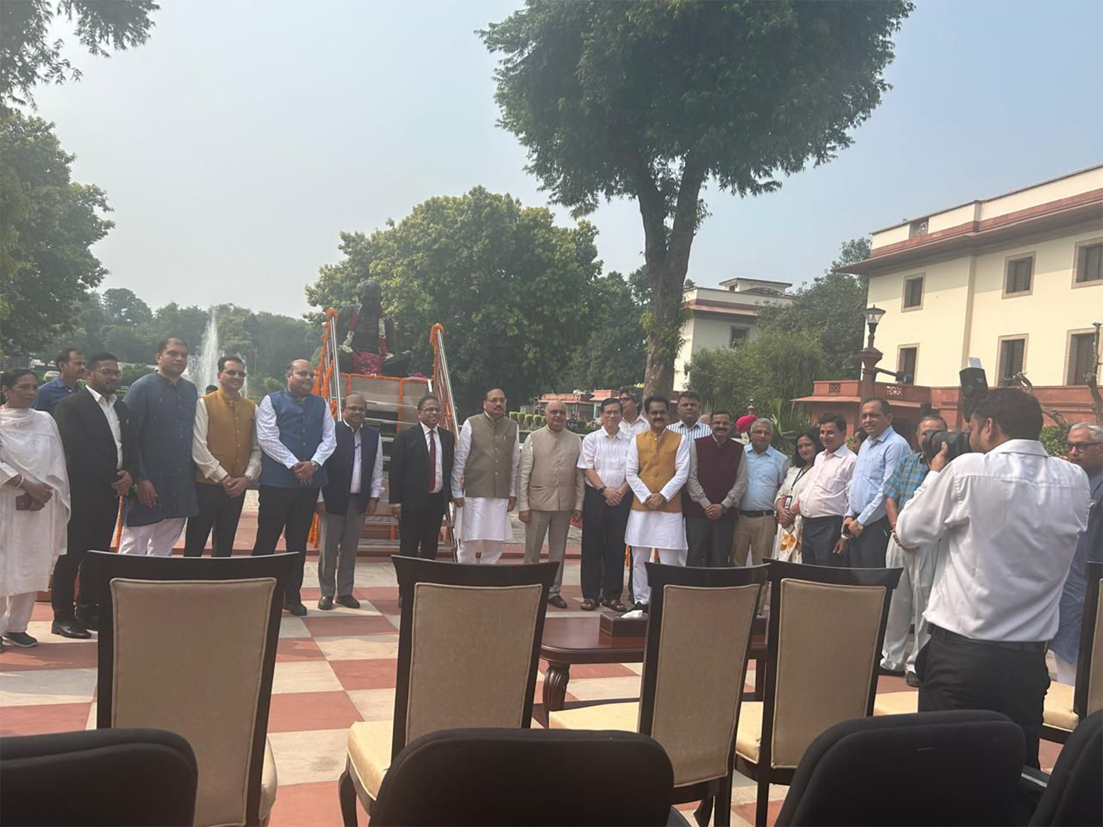 Justice Surya Kant pays tribute to Mahatma Gandhi and Lal Bahadur Shastri on birth anniversary (Photo/ANI) Justice Surya Kant pays tribute to Mahatma Gandhi and Lal Bahadur Shastri on birth anniversary (Photo/ANI)