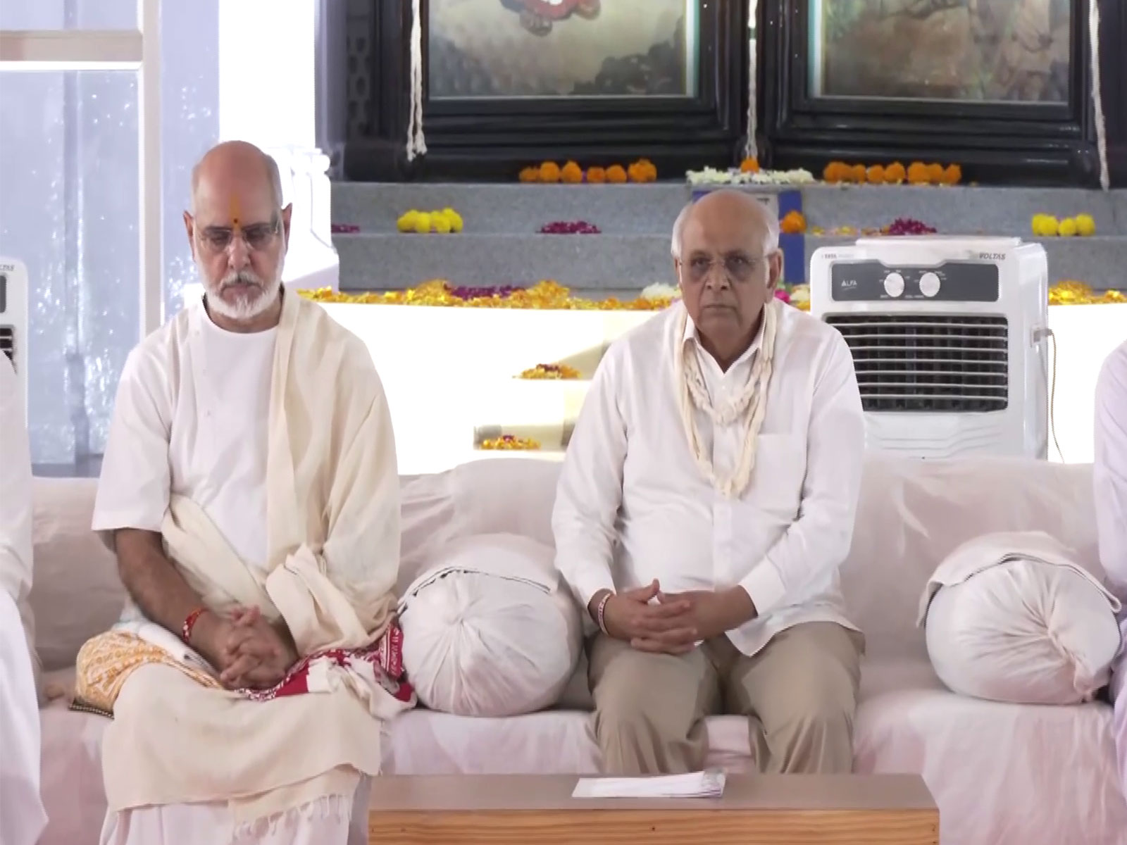 Gujarat CM Bhupendra Patel at Kirti Mandir in Porbandar (Photo/ANI) Gujarat CM Bhupendra Patel at Kirti Mandir in Porbandar (Photo/ANI)