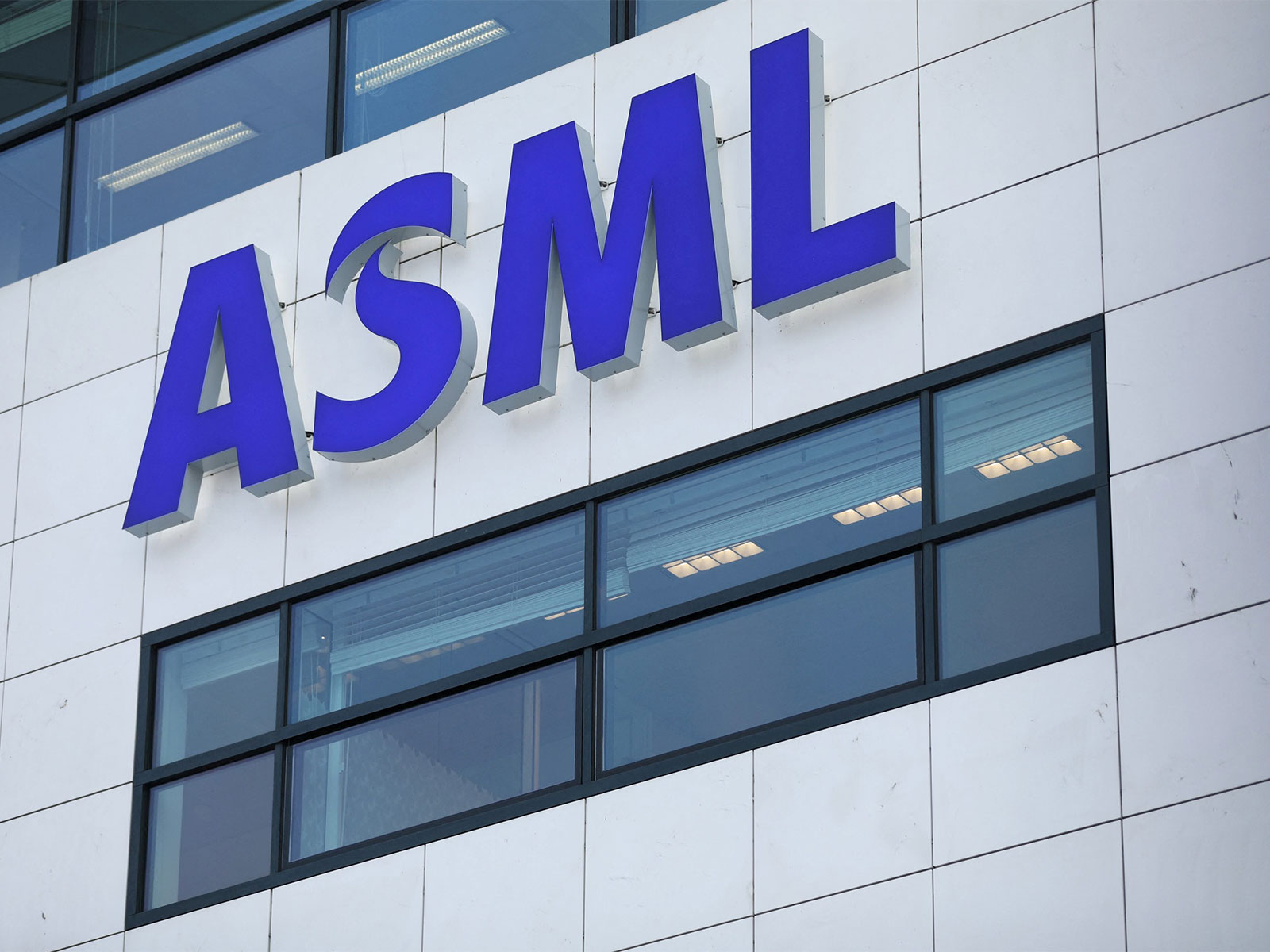 Logo of ASML Holding at the company’s headquarters in Eindhoven, Netherlands (Photo/Reuters)